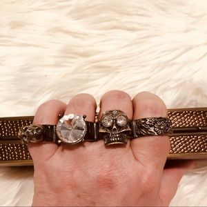 🌻Brass Knuckles Clutch/Purse